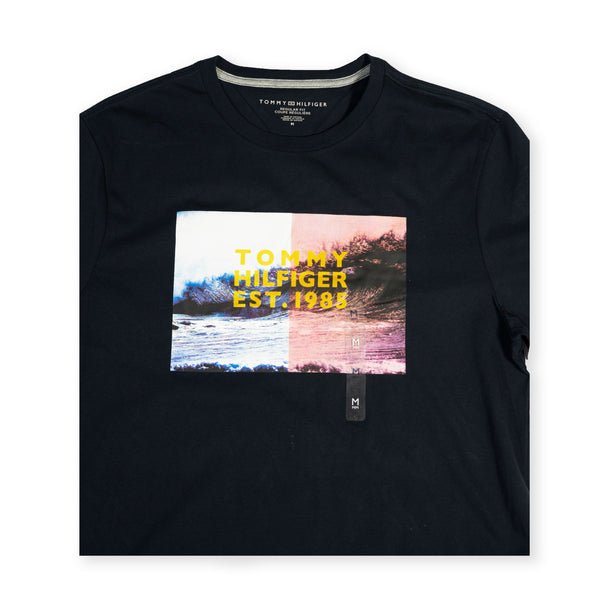 Tommy Hilfiger Men's Est. 1985 Graphic T-Shirt – Black