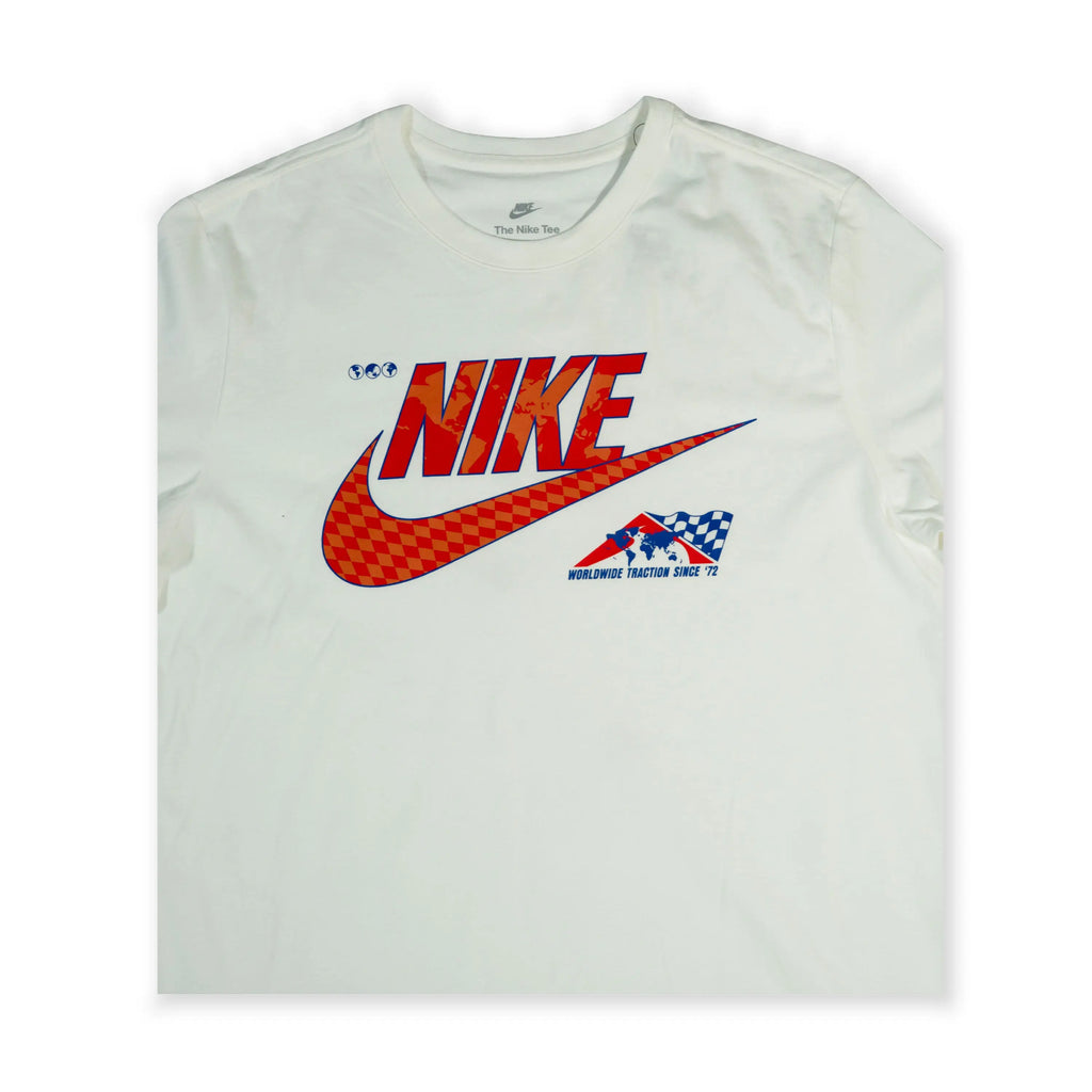 Nike Men's White Checkered Swoosh Graphic T-Shirt Tommynippon