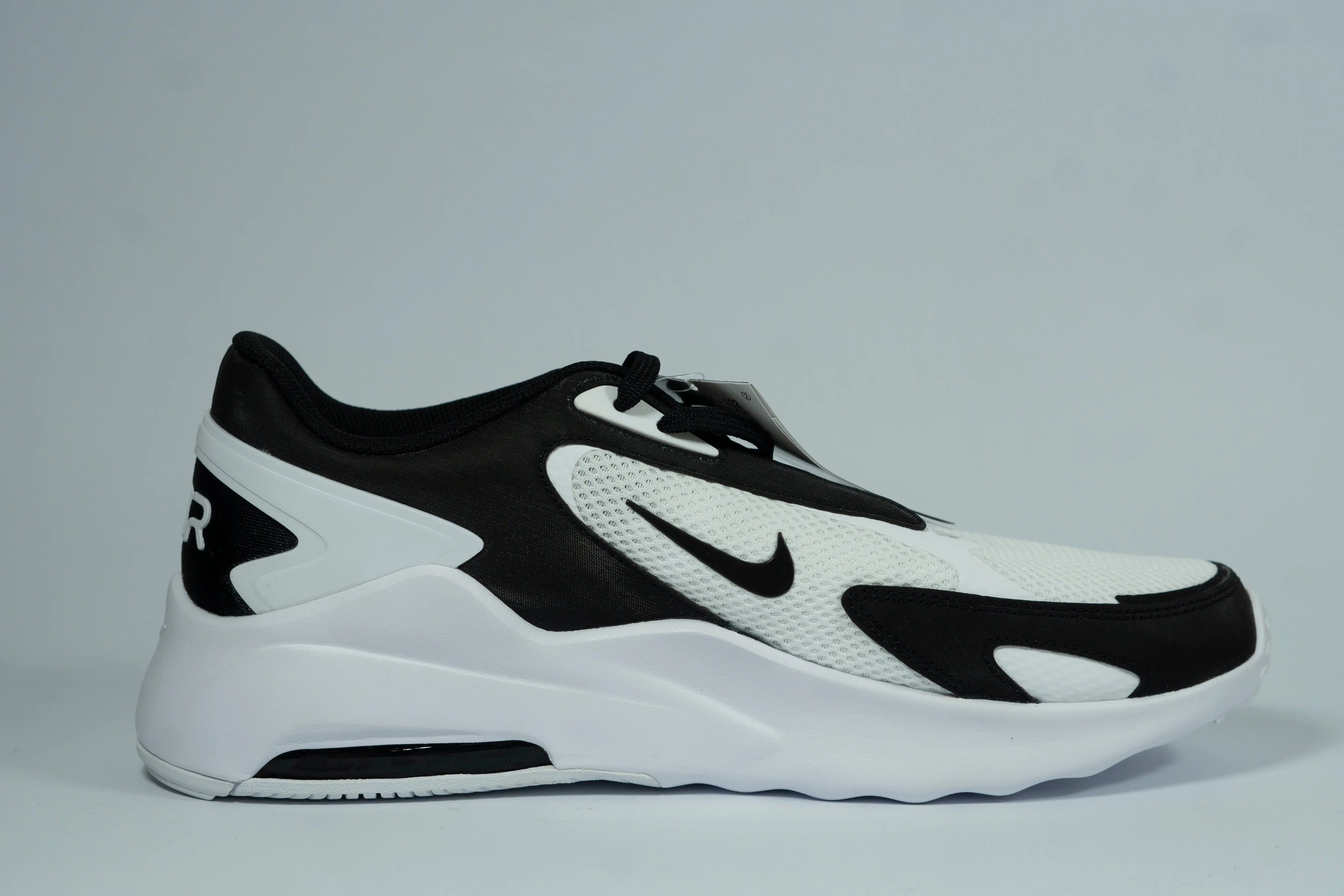 Nike Air Max Bolt Men’s Sneakers – Black & White Tommynippon
