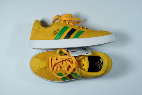 Adidas Men’s Casual Sneakers – Yellow with Green & Black Stripes | Suede Finish | Everyday Streetwear Shoes Tommynippon