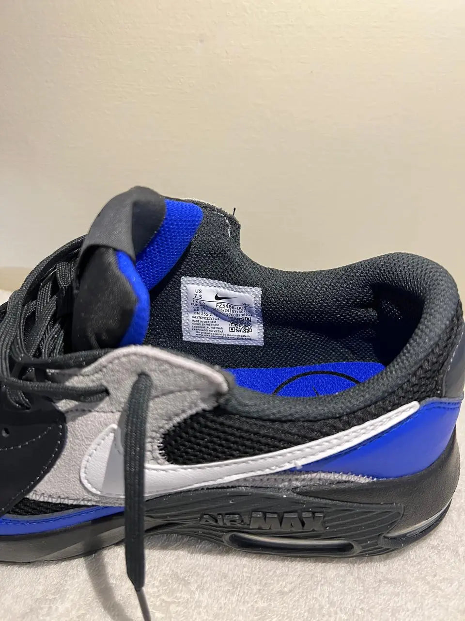 Nike Air Max Men’s Running Shoes – Stylish Black, Blue & Grey Trainers with Cushioned Sole Tommynippon